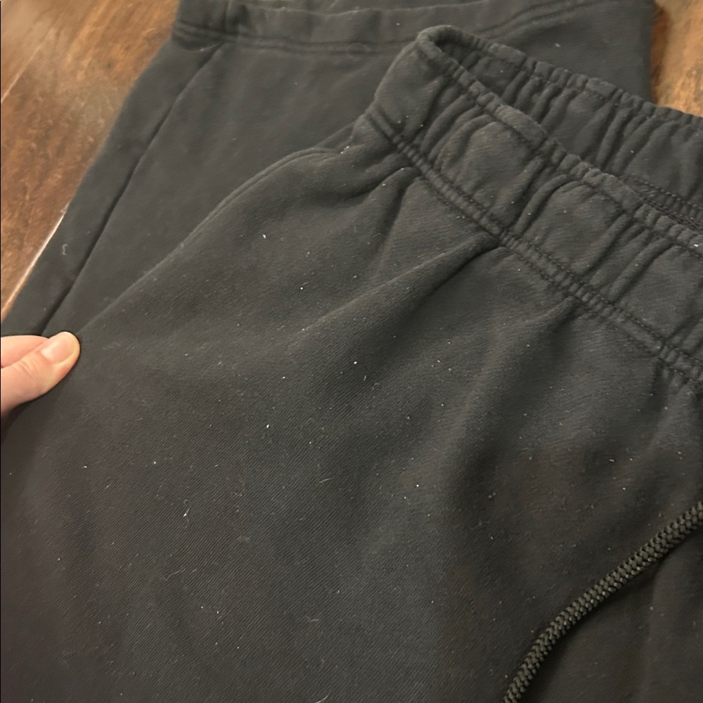 Alo Yoga Accolade Straight Leg Sweatpants - Picture 5 of 7